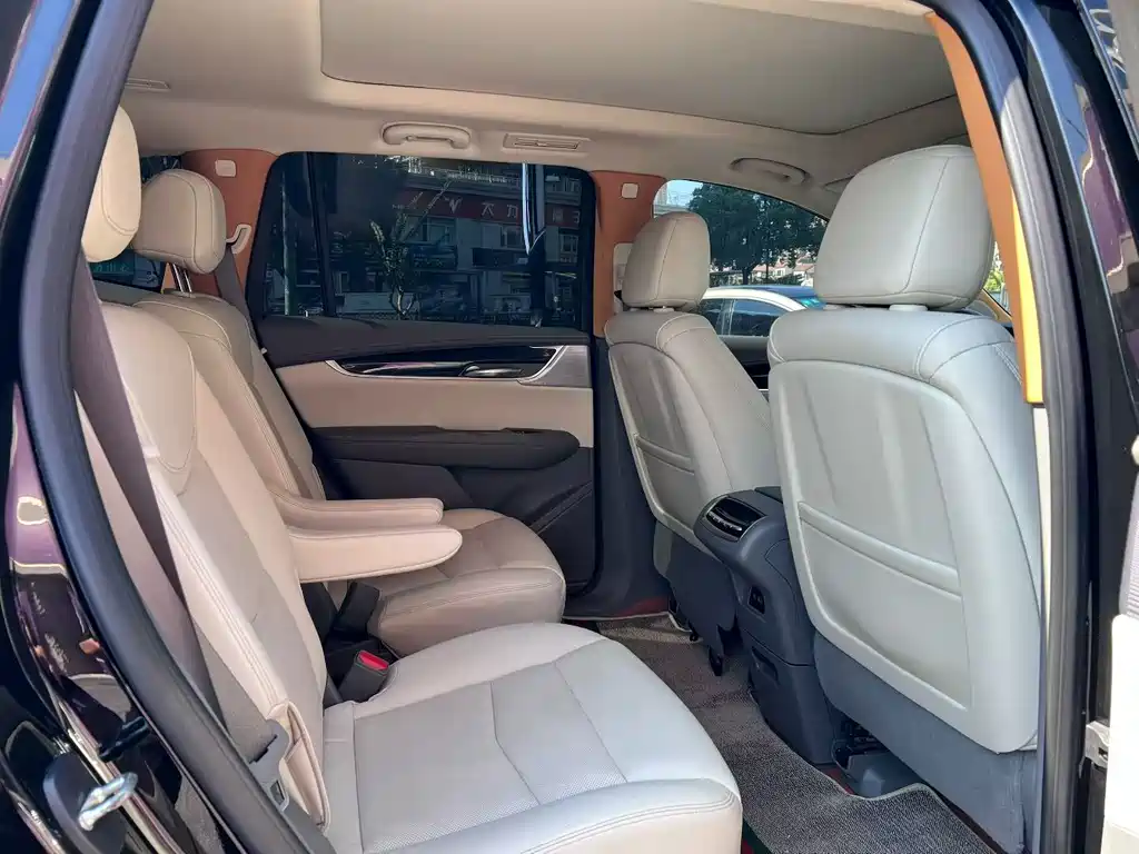 Cadillac XT6 — миниатюра 6