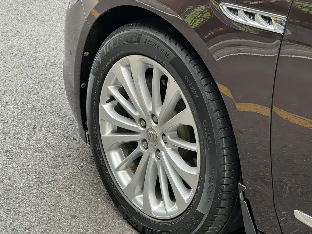 Buick LaCrosse — миниатюра 12