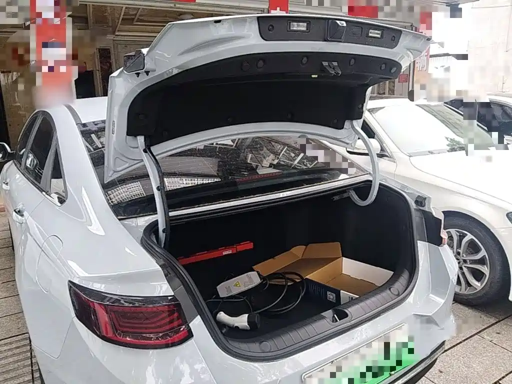Geely L HiP — миниатюра 19