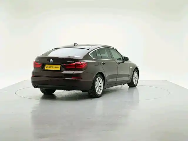 BMW 5 Series GT — миниатюра 5