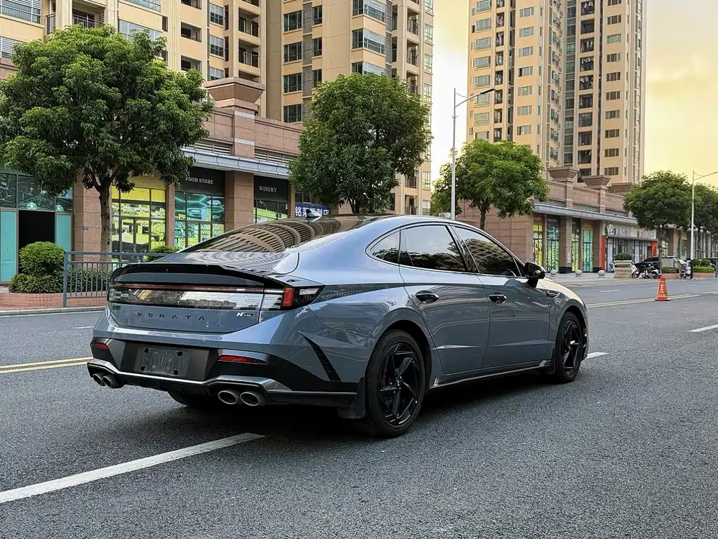 Hyundai Sonata — миниатюра 9