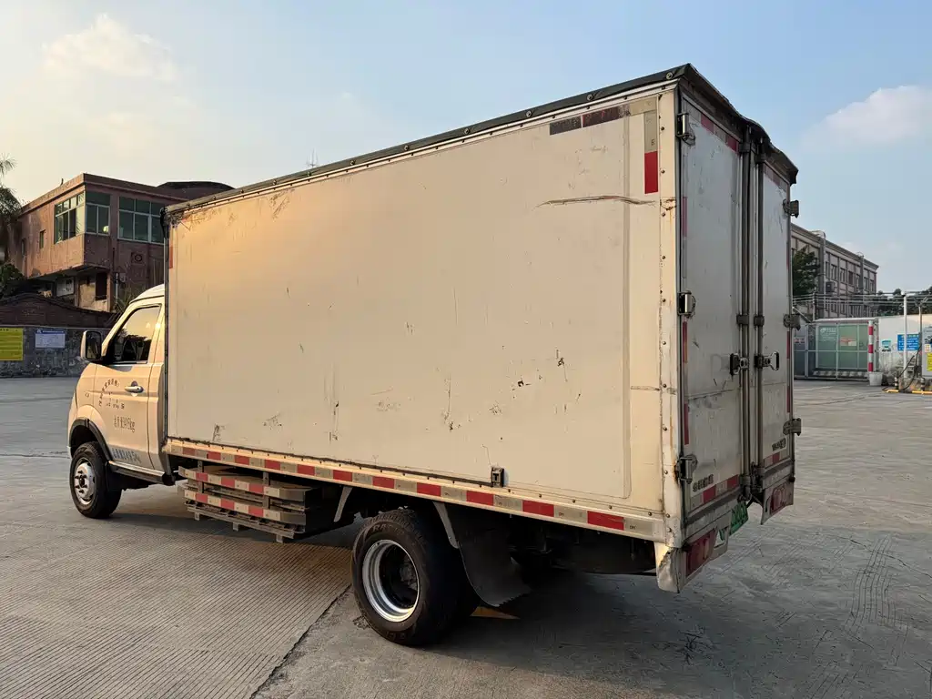 SRM 鑫源T50 EV — миниатюра 6