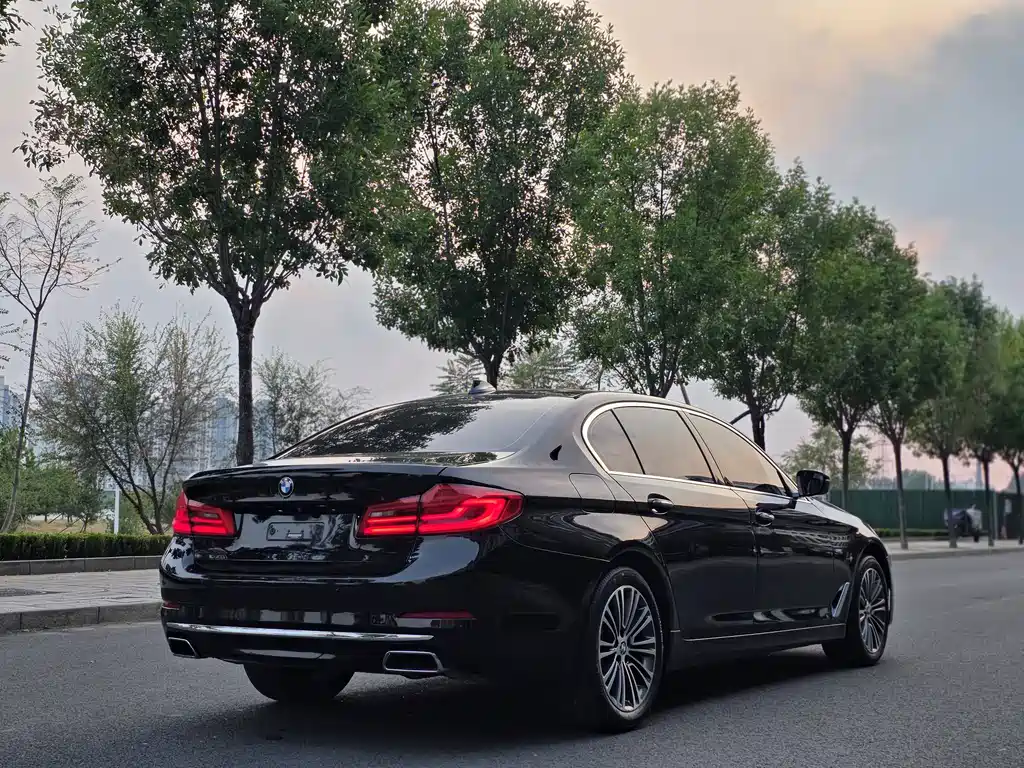 BMW 5 Series — миниатюра 28
