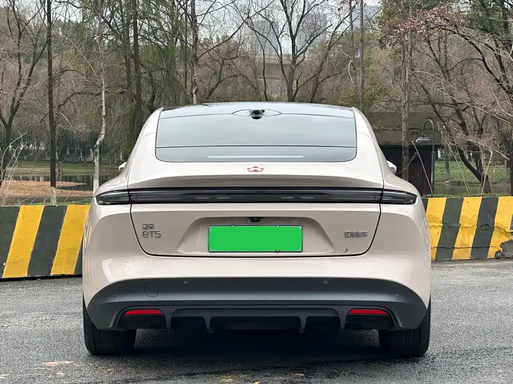 NIO NIO ET5