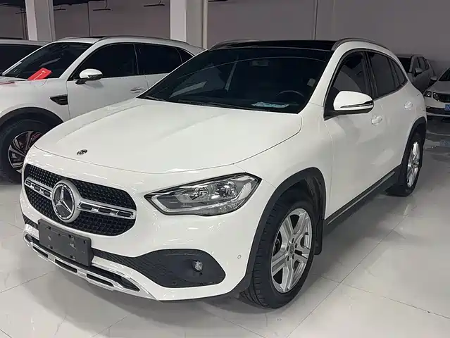 MERCEDES-BENZ  GLA
