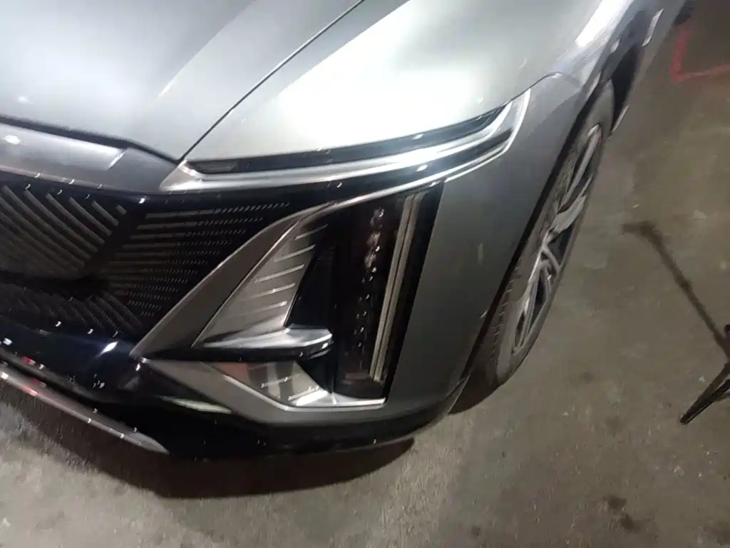 Cadillac Lyriq — миниатюра 24