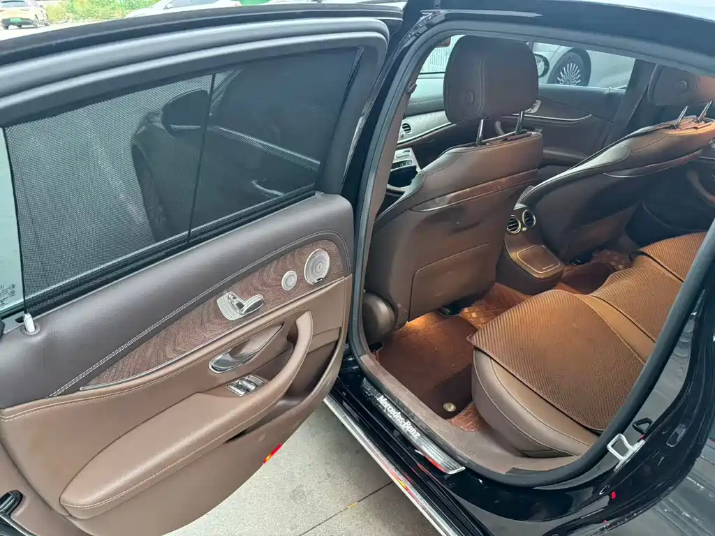Mercedes-Benz E-Class — миниатюра 10