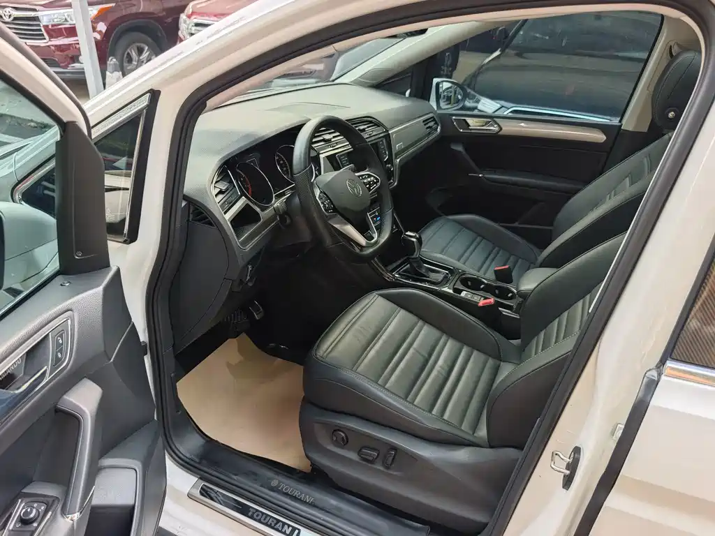 Volkswagen Touran — миниатюра 5