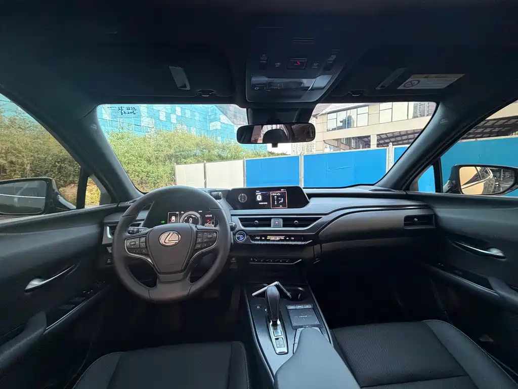 Lexus UX New Energy — миниатюра 6