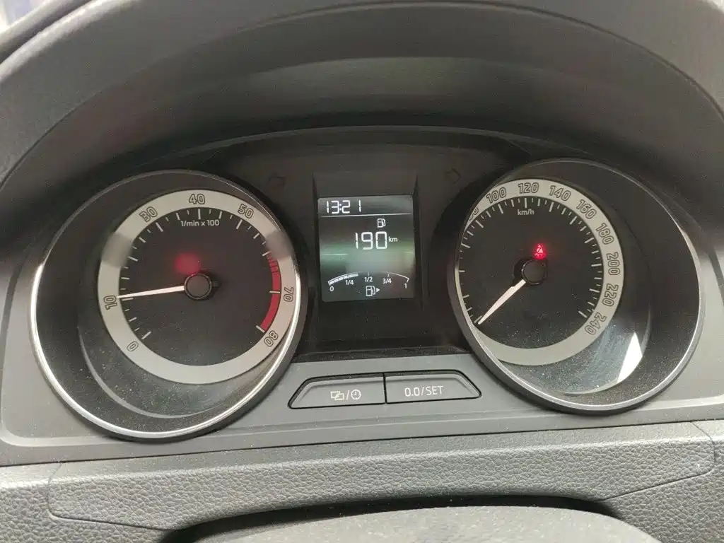 Skoda Rapid Spaceback — миниатюра 4