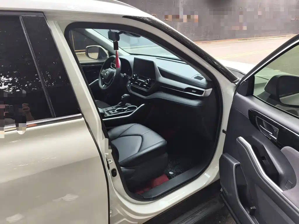 Toyota Highlander — миниатюра 18