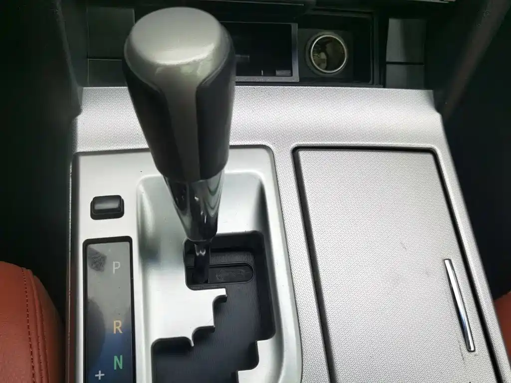 Toyota Camry — миниатюра 13