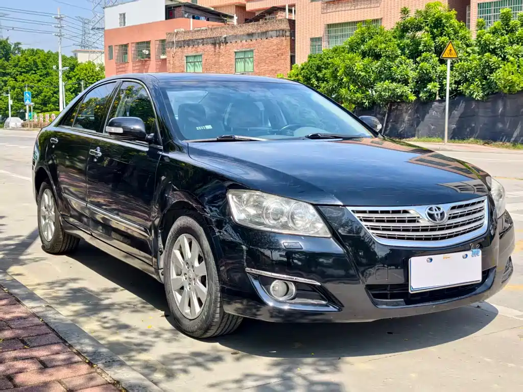 Toyota Camry — миниатюра 2