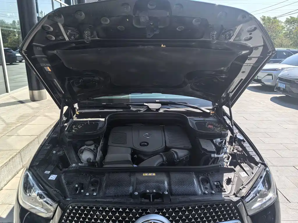 Mercedes-Benz GLE (Import) — миниатюра 13