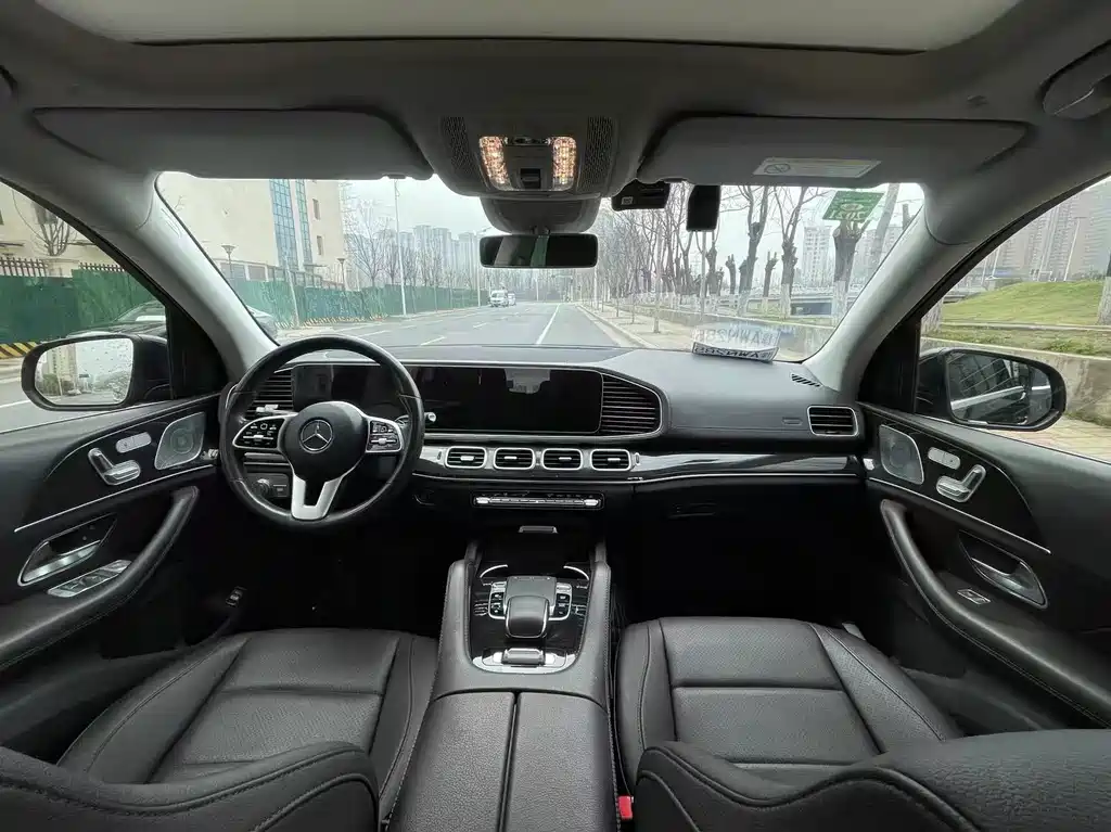 Mercedes-Benz GLE (Import) — миниатюра 6