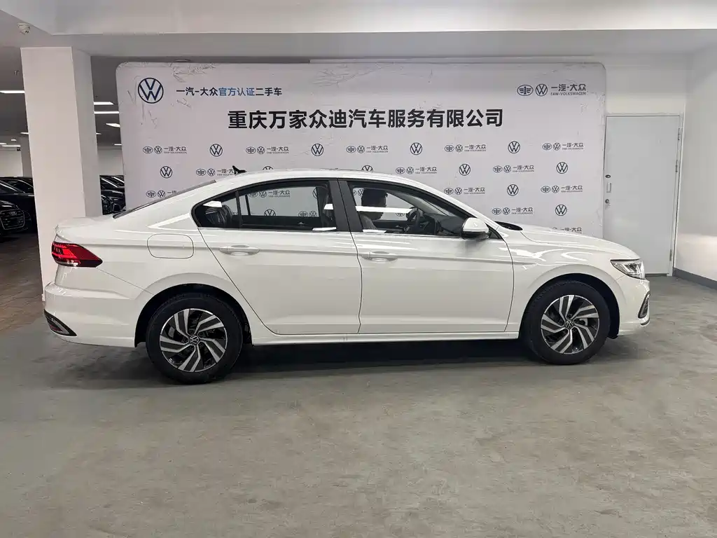 Volkswagen Bora 2025 200TSI DSG