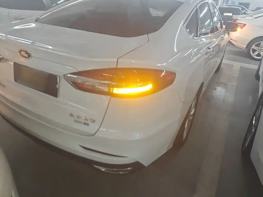 Ford Mondeo — миниатюра 8