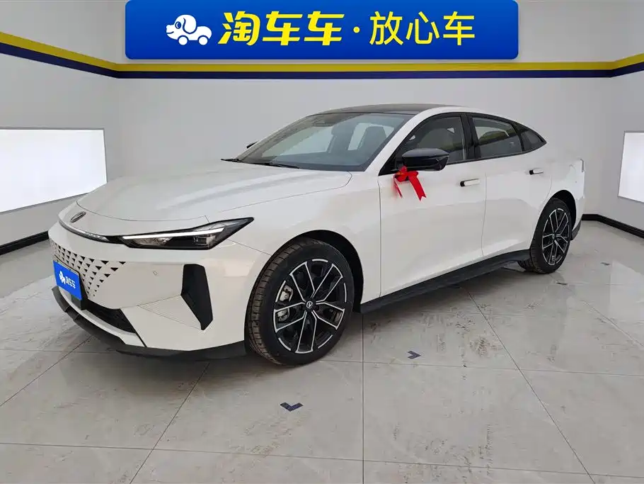 Changan UNI-V iDD 2025