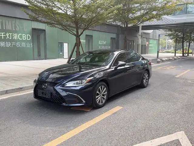 LEXUS ES 2019