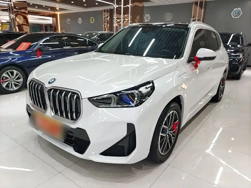 BMW iX1 2024