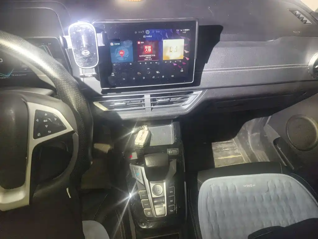 BYD Yuan EV — миниатюра 9