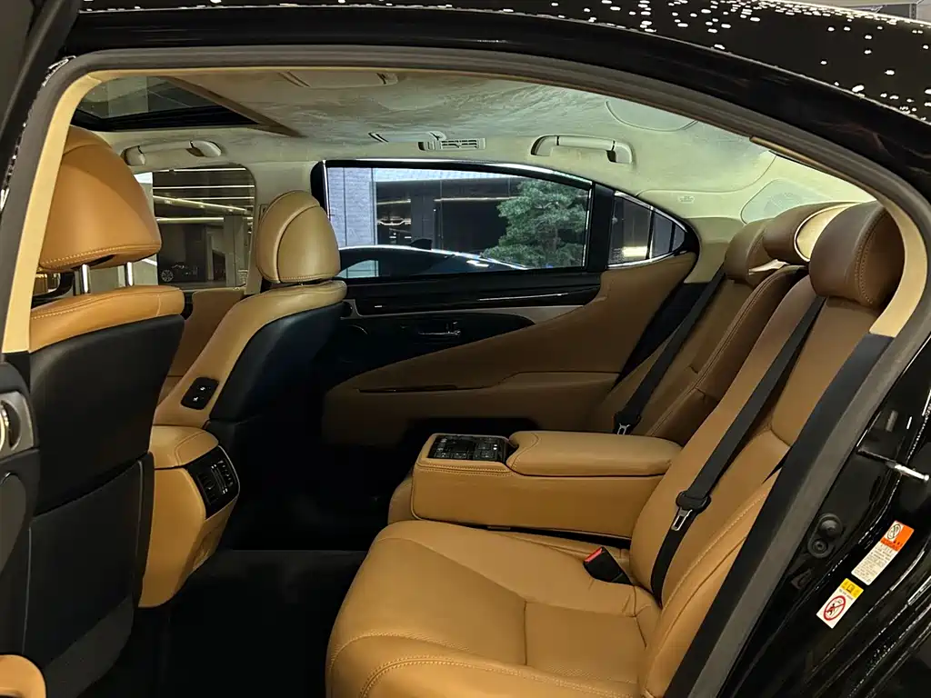 Lexus LS 2016 460L