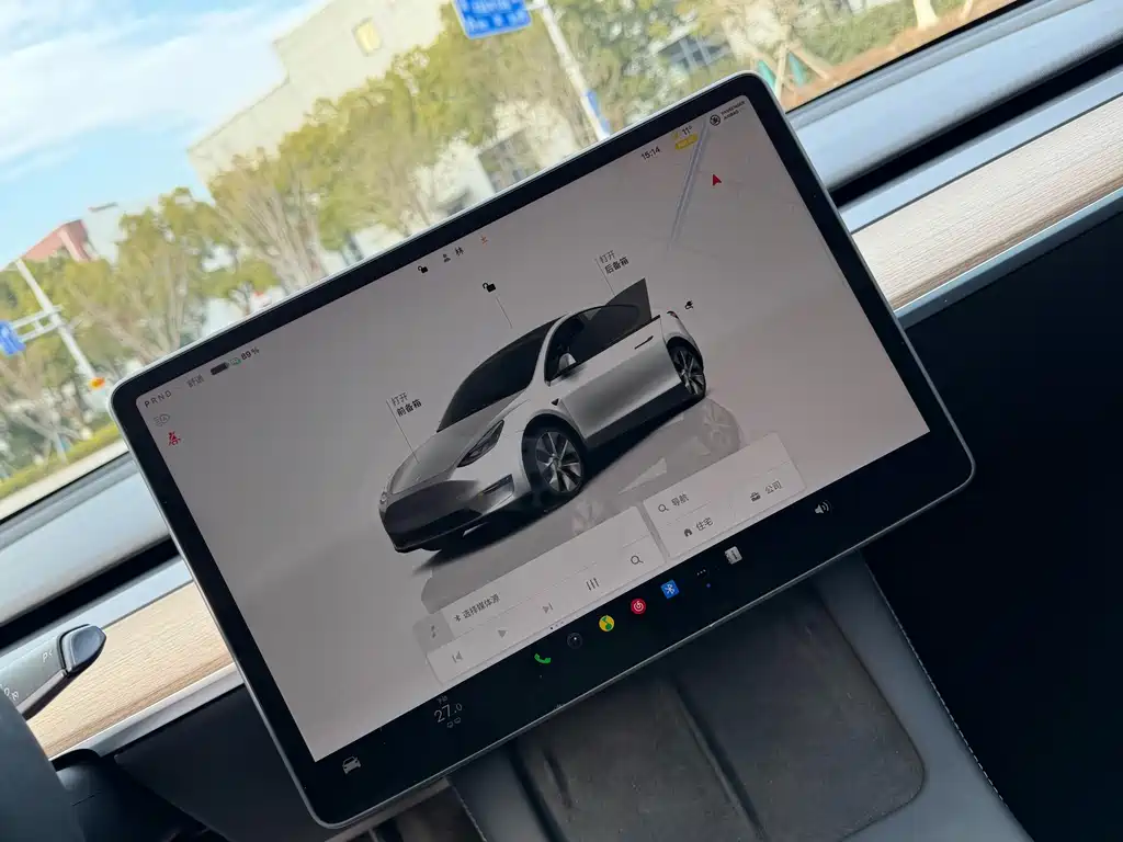 TESLA MODEL Y