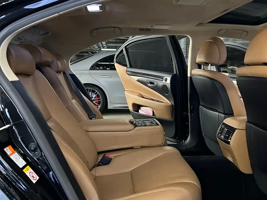 Lexus LS 2016 460L
