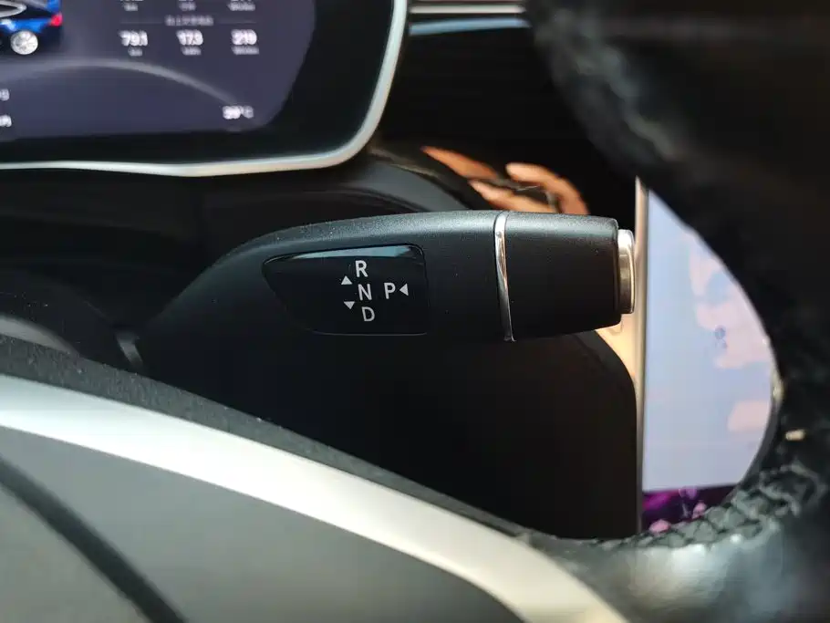 Tesla Model S — миниатюра 16