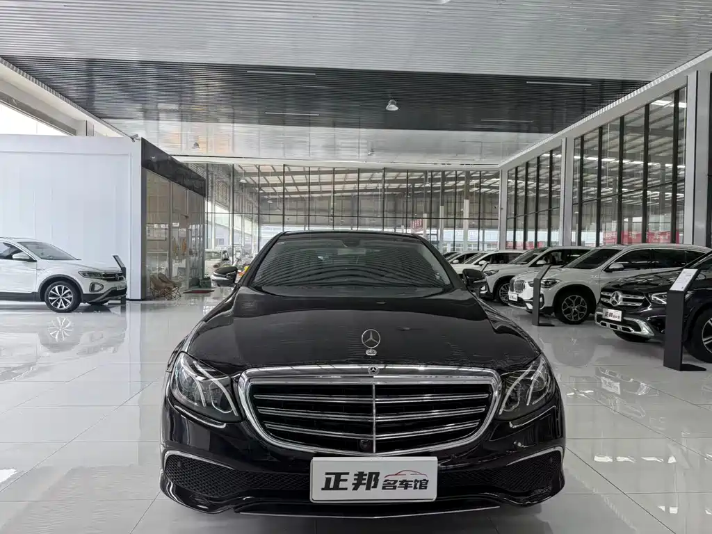 Mercedes-Benz E-Class — миниатюра 2