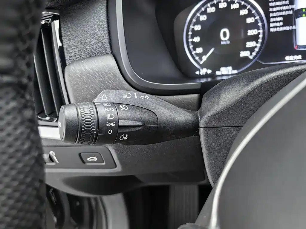 Volvo V90 — миниатюра 21