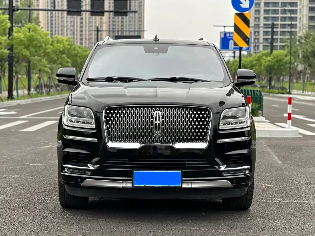 Lincoln Navigator — миниатюра 2