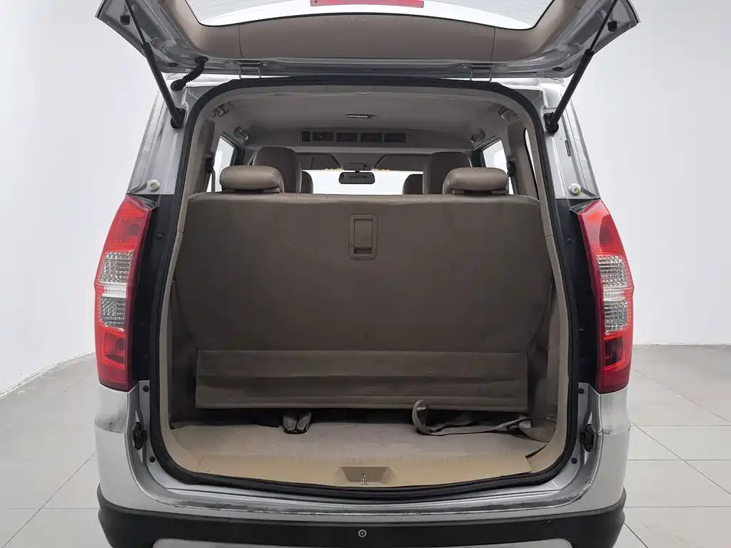 Wuling Hongguang — миниатюра 16