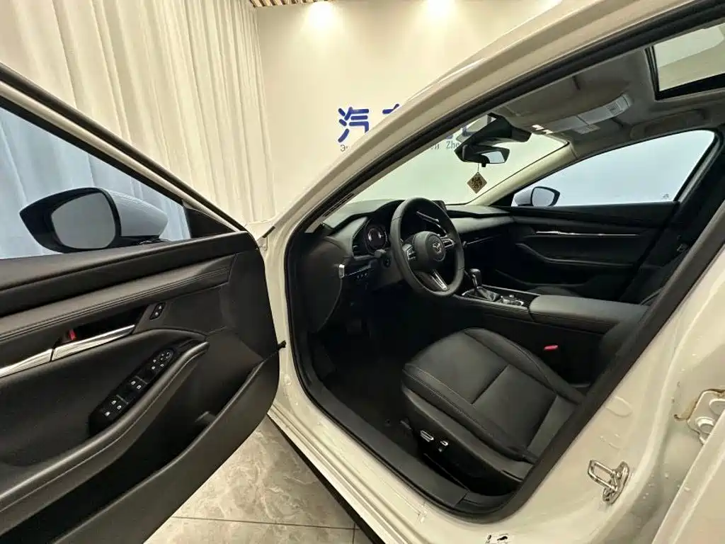 Mazda 3 Axela — миниатюра 8