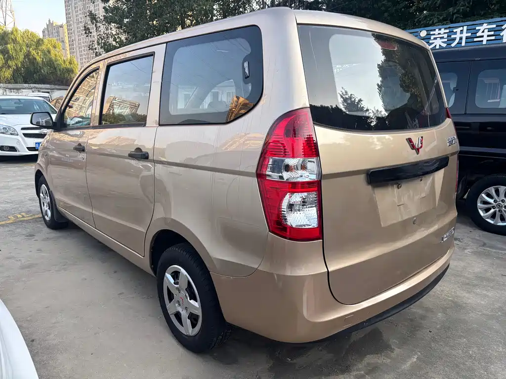 Wuling Hongguang — миниатюра 6