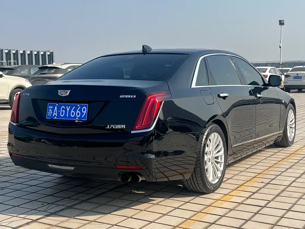CADILLAC CT6