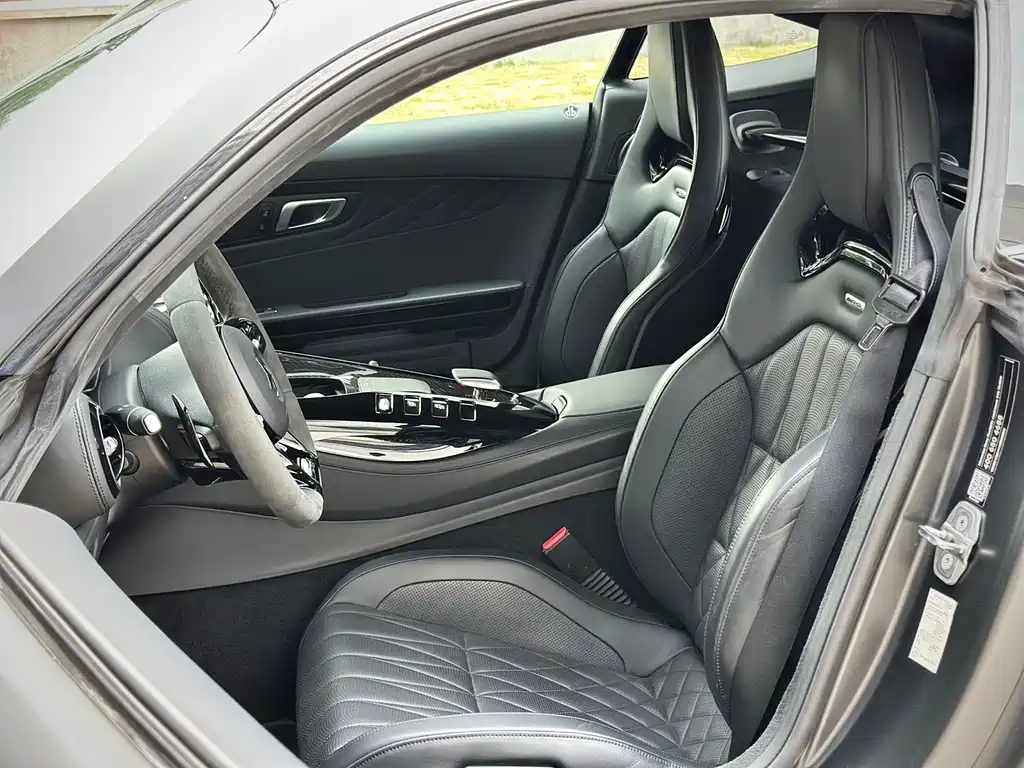MERCEDES-BENZ AMG GT