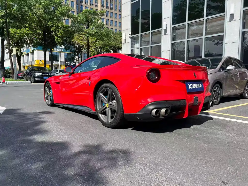 Ferrari F12berlinetta — миниатюра 6