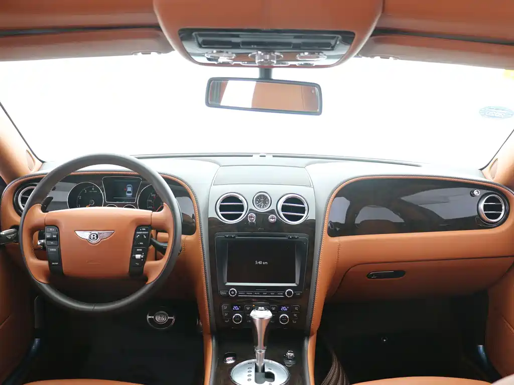 Bentley Flying Spur — миниатюра 9