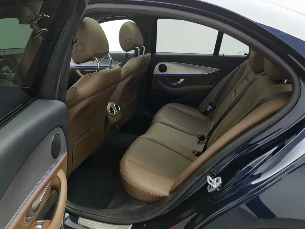 Mercedes-Benz E-Class (Import) — миниатюра 15