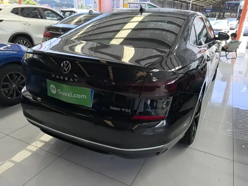 Volkswagen Passat 2025 330TSI Elite