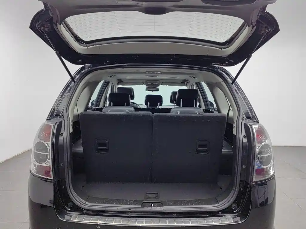 Chevrolet Captiva — миниатюра 16