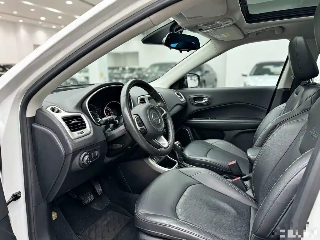 Jeep Compass — миниатюра 6