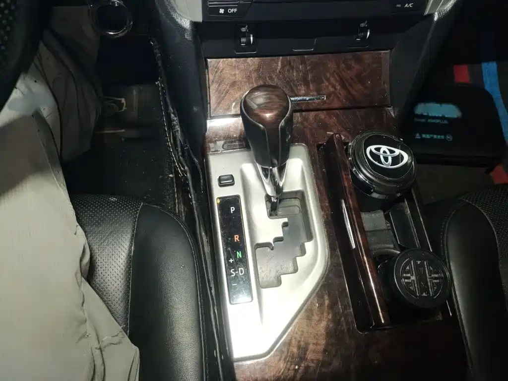 Toyota Camry 2015 2.0G Lead