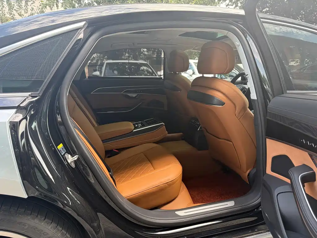 Audi A8 — миниатюра 6