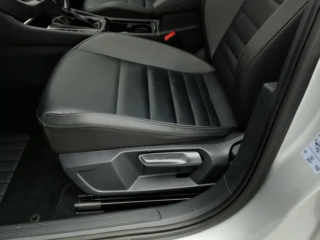 Volkswagen Sagitar — миниатюра 20