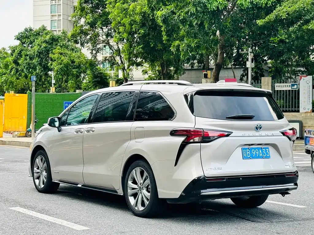 Toyota Sienna 2024 2.5L Luxury