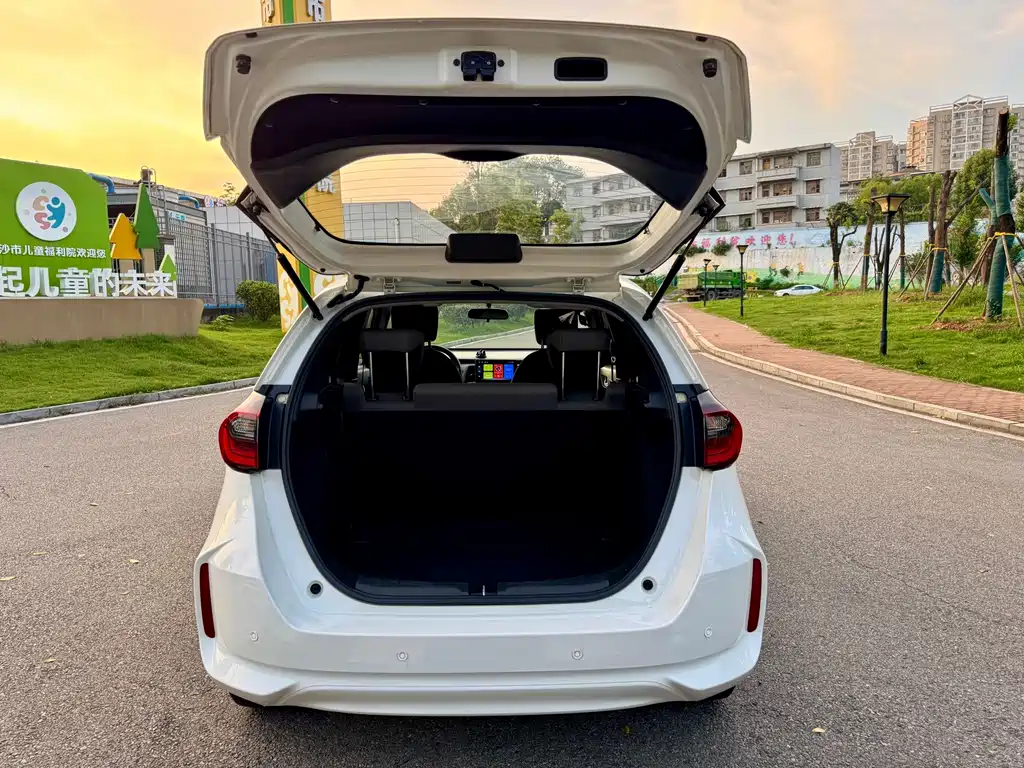 Honda Fit — миниатюра 17