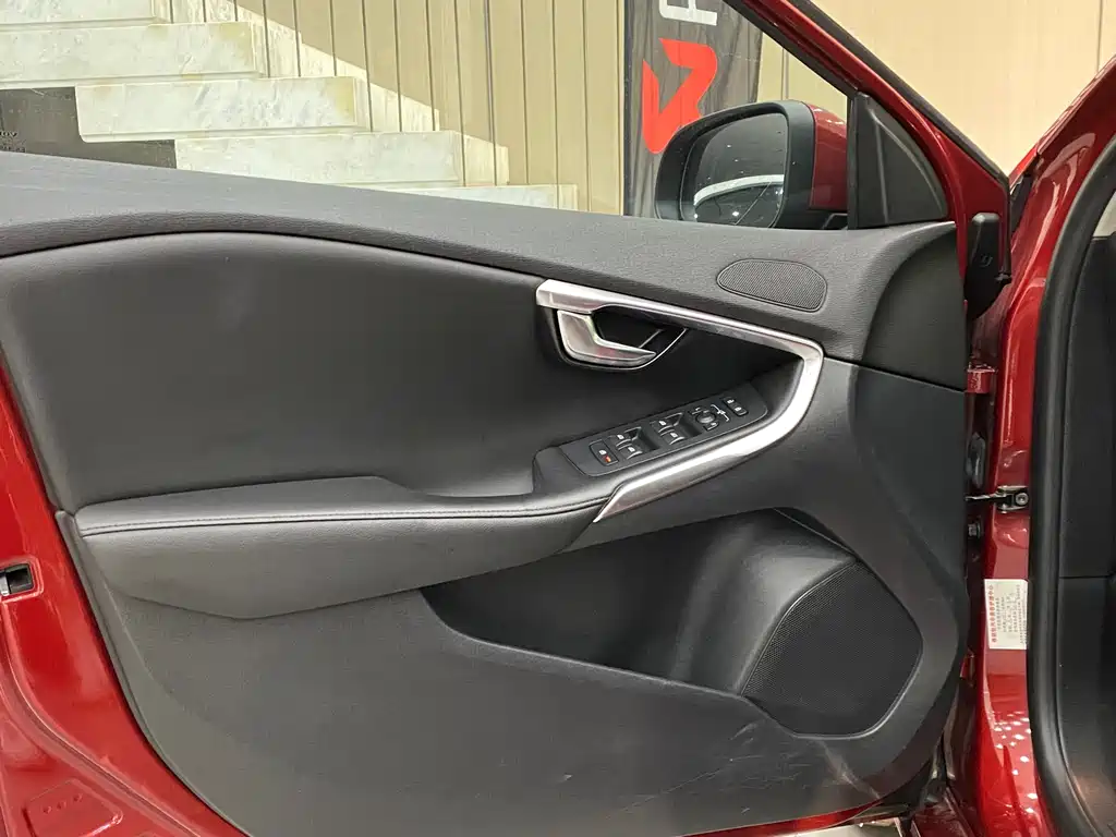 Volvo V40 2016 T3