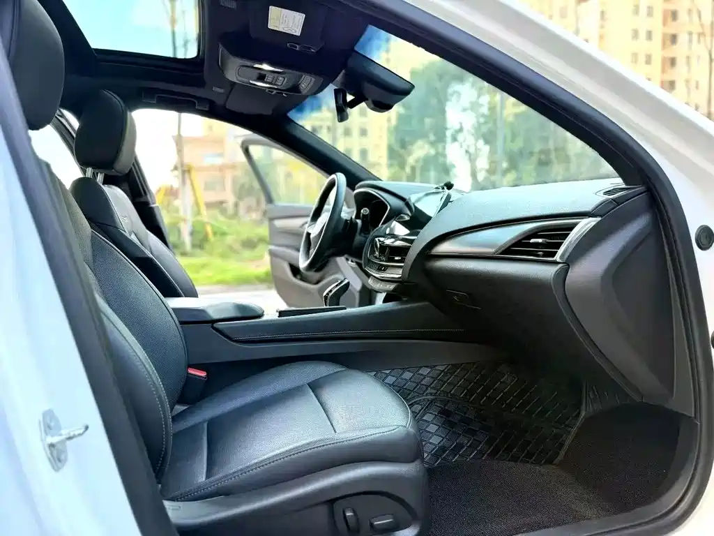 Cadillac CT5 — миниатюра 7